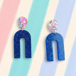 Pendientes de confeti Ola Confeti en dos tonos de azul, hechos a mano por Lokoala